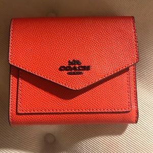 COACH Compact wallet bright orange